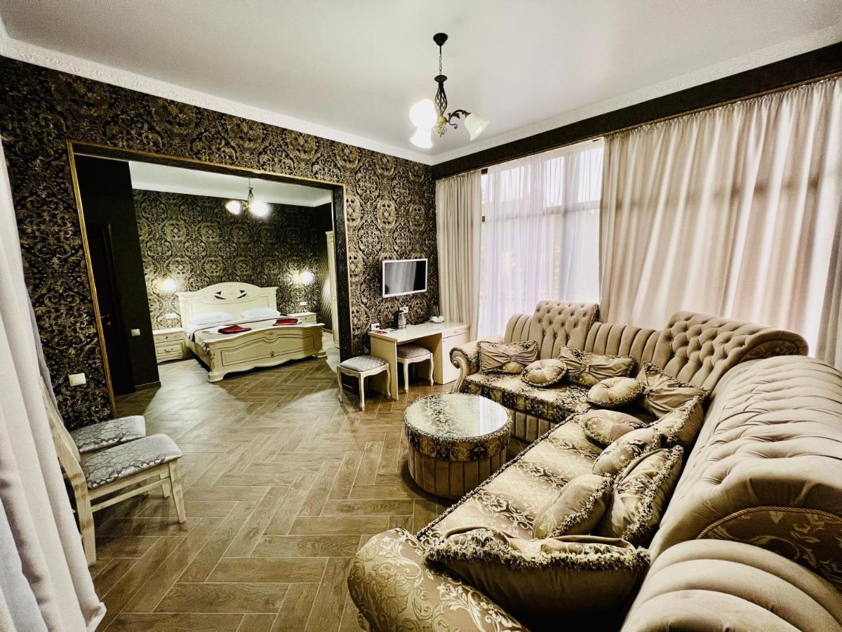 Hotel Black Sea Sukhumi Exterior foto