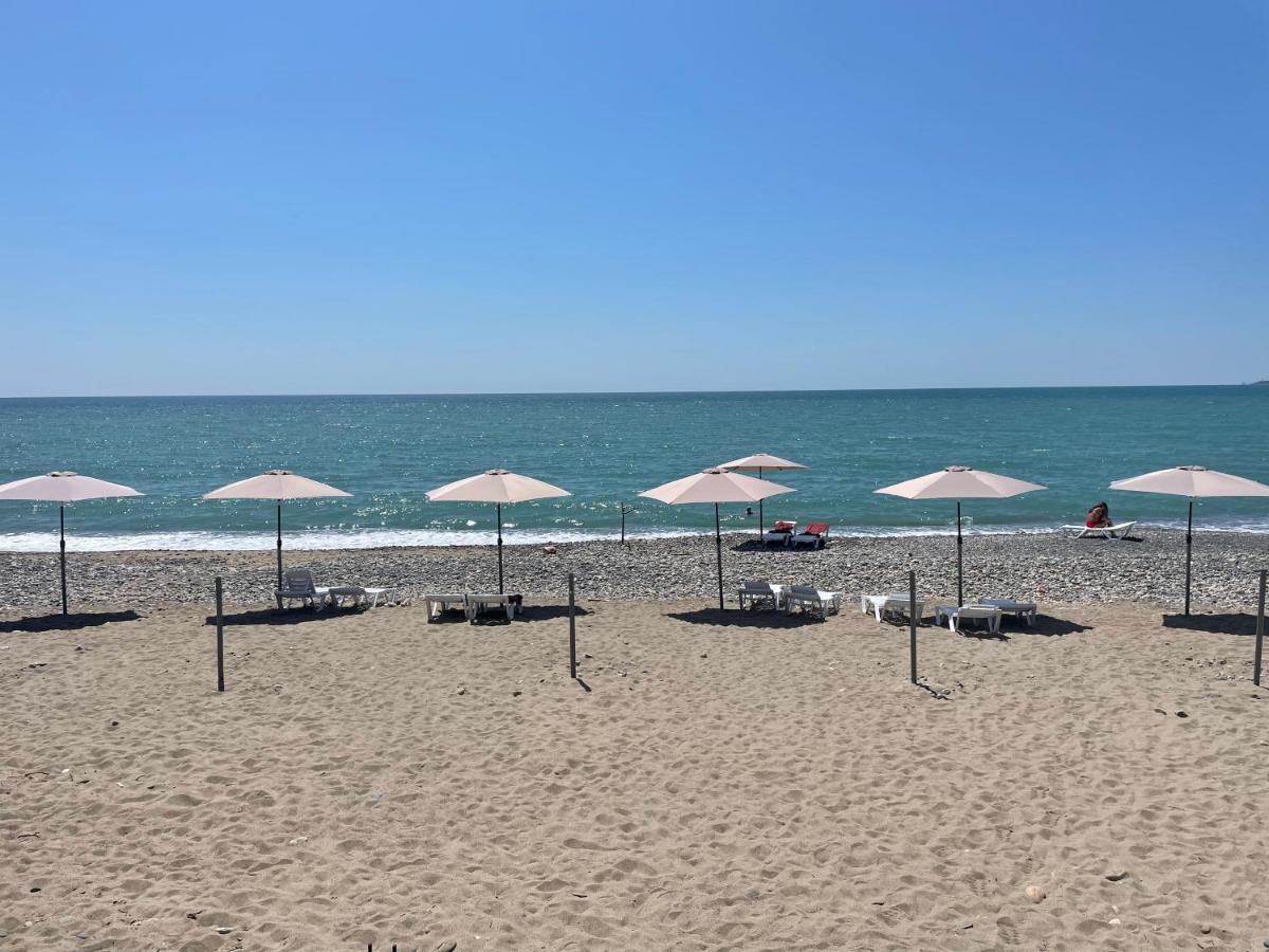 Hotel Black Sea Sukhumi Exterior foto