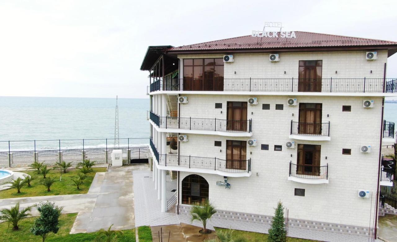Hotel Black Sea Sukhumi Exterior foto