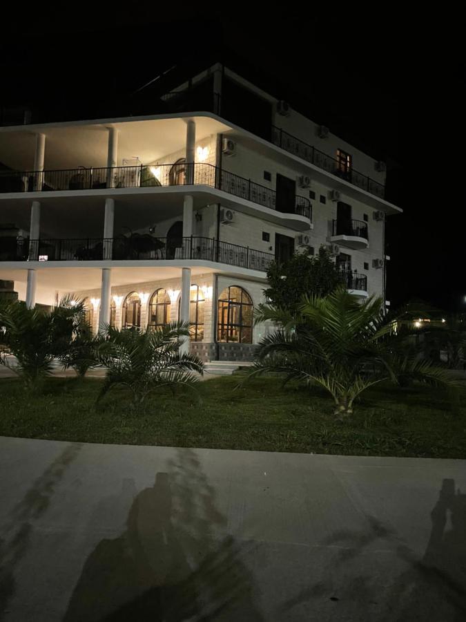 Hotel Black Sea Sukhumi Exterior foto