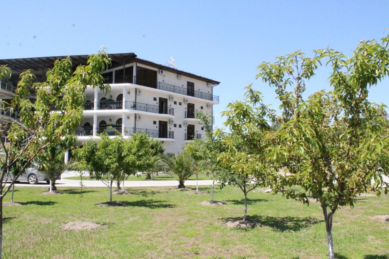 Hotel Black Sea Sukhumi Exterior foto