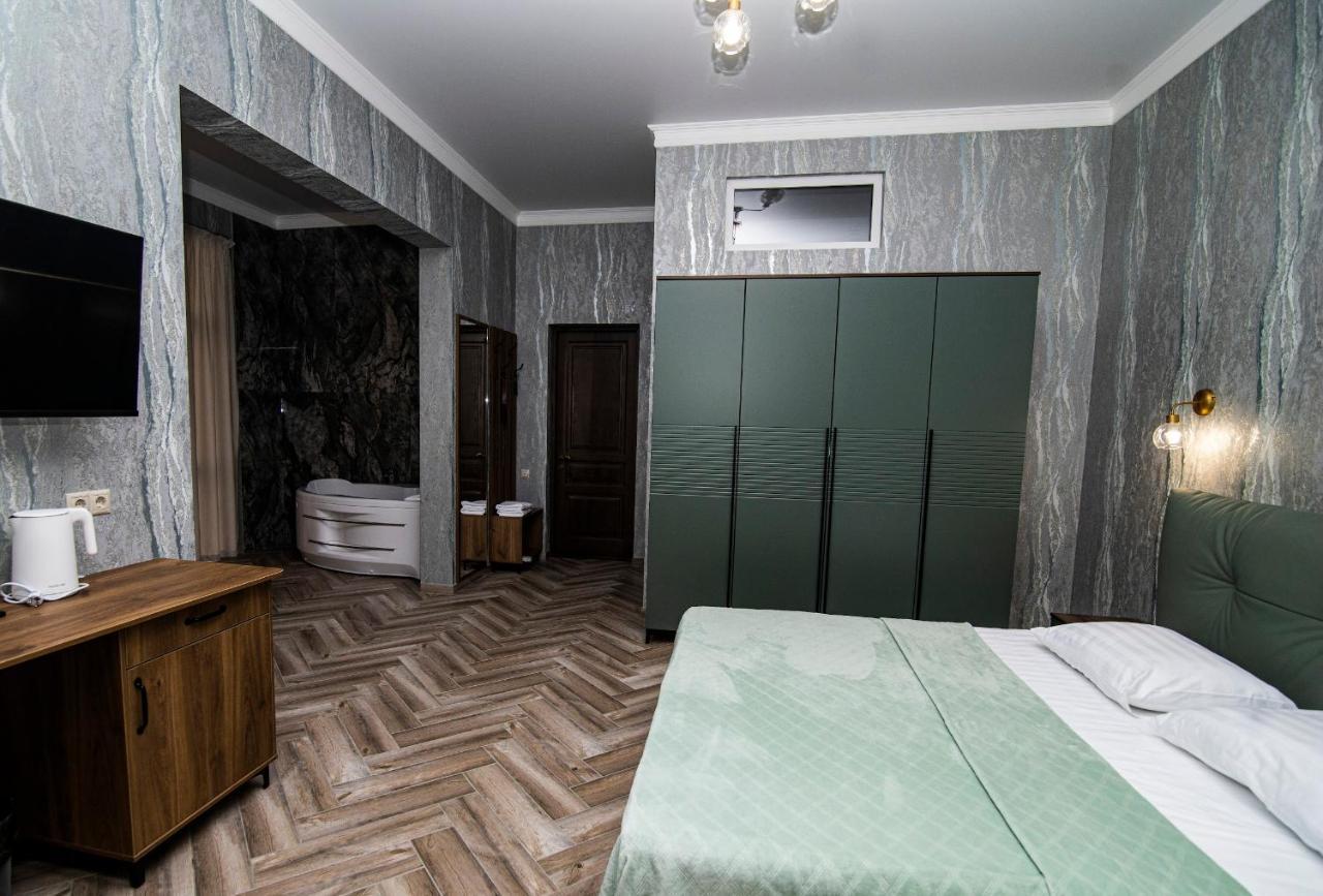 Hotel Black Sea Sukhumi Exterior foto